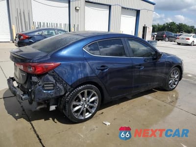 Trzecie zdjęcie samochodu z tyłu: 2018 MAZDA 3 TOURING VIN:3MZBN1V37JM238376 - miniatura