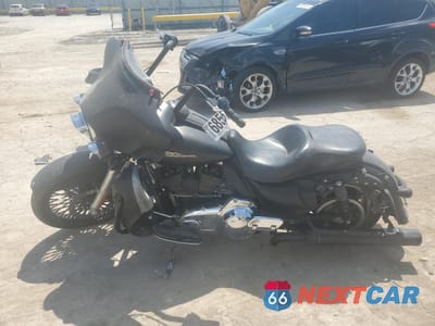 Trzecie zdjęcie samochodu z tyłu: 2013 HARLEY-DAVIDSON FLHX STREET GLIDE VIN:1HD1KBM15DB668706 - miniatura