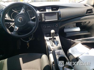 Zdjęcie 8 z 12 samochodu: 2019 NISSAN SENTRA S VIN:3N1AB7AP3KY456976 - miniatura