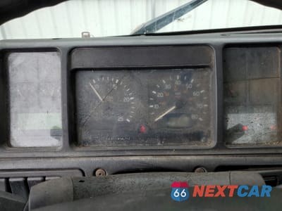 Zdjęcie 8 z 10 samochodu: 1999 VOLVO VN VIN:4VG7DARF7XN772998 - miniatura