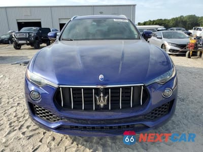 Piąte zdjęcie samochodu w środku: 2018 MASERATI LEVANTE LUXURY VIN:ZN661XUL1JX298151 - miniatura