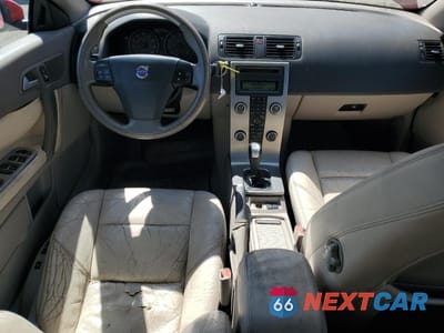Zdjęcie 8 z 12 samochodu: 2006 VOLVO C70 T5 VIN:YV1MC682X6J005060 - miniatura