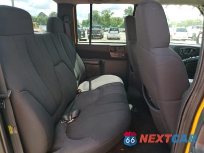 Zdjęcie 10 z 12 samochodu: 2003 GMC SONOMA VIN:1GTDT13X33K104711 - miniatura