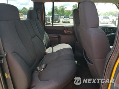 Zdjęcie 10 z 12 samochodu: 2003 GMC SONOMA VIN:1GTDT13X33K104711 - miniatura