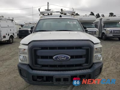 Piąte zdjęcie samochodu w środku: 2013 FORD F-350 SD - UTILITY TRUCK *** PRIOR FLEET *** VIN:1FDRF3A6XDEB92171 - miniatura