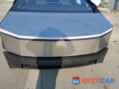 Zdjęcie 12 z 15 samochodu: 2024 TESLA CYBERTRUCK VIN:7G2CEHED9RA003657 - miniatura