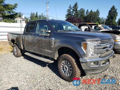 Czwarte zdjęcie samochodu z boku: 2018 FORD F350 SUPER DUTY VIN:1FT8W3BT7JEC80336 - miniatura