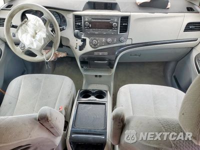 Zdjęcie 8 z 16 samochodu: 2011 TOYOTA SIENNA LE VIN:5TDKK3DC6BS116246 - miniatura