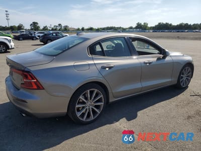 Trzecie zdjęcie samochodu z tyłu: 2019 VOLVO S60 T6 MOMENTUM VIN:7JRA22TK6KG002774 - miniatura