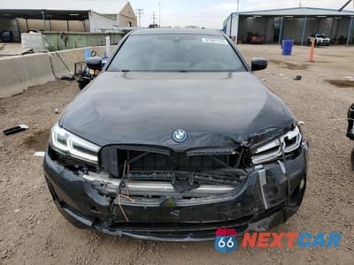 Piąte zdjęcie samochodu w środku: 2022 BMW 530E VIN:WBA13AG07NCK61720 - miniatura