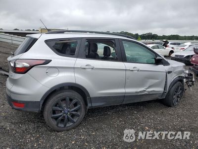 Trzecie zdjęcie samochodu z tyłu: 2018 FORD ESCAPE SE VIN:1FMCU9GD1JUC27881 - miniatura