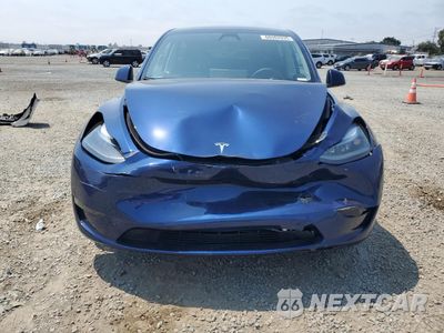 Piąte zdjęcie samochodu w środku: 2024 TESLA MODEL Y VIN:7SAYGAEE3RF052541 - miniatura