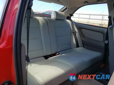 Zdjęcie 10 z 12 samochodu: 1998 BMW 318TI VIN:WBACG8329WKC84777 - miniatura