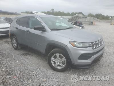 Czwarte zdjęcie samochodu z boku: 2022 JEEP COMPASS SPORT VIN:3C4NJCAB5NT103316 - miniatura