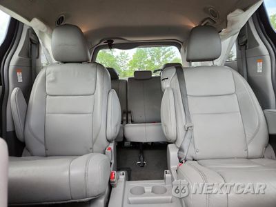 Zdjęcie 10 z 15 samochodu: 2017 TOYOTA SIENNA XLE VIN:5TDYZ3DCXHS838785 - miniatura