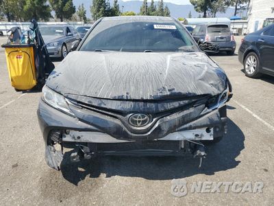 Piąte zdjęcie samochodu w środku: 2019 TOYOTA CAMRY L VIN:4T1B11HK5KU240184 - miniatura