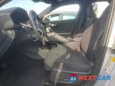 Zdjęcie 7 z 12 samochodu: 2023 POLESTAR 2 VIN:YSMEG3KA8PL145860 - miniatura