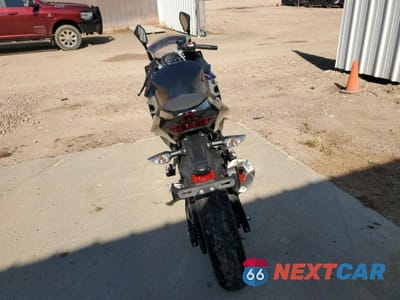 Czwarte zdjęcie samochodu z boku: 2022 KAWASAKI EX400 VIN:JKAEXKH18NDAH5676 - miniatura