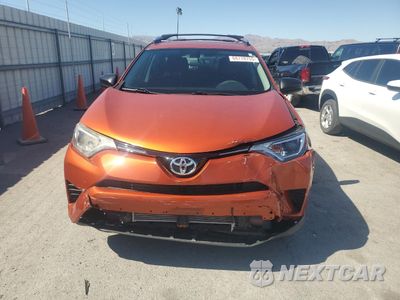 Piąte zdjęcie samochodu w środku: 2016 TOYOTA RAV4 LE VIN:JTMZFREVXGJ089773 - miniatura