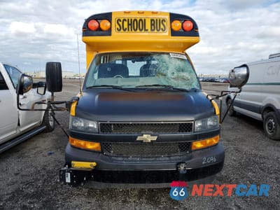 Piąte zdjęcie samochodu w środku: 2022 CHEVROLET EXPRESS G3500 VIN:1GB0GRBPXN1172360 - miniatura