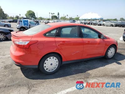 Trzecie zdjęcie samochodu z tyłu: 2014 FORD FOCUS SE VIN:1FADP3F29EL394116 - miniatura