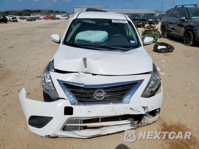 Piąte zdjęcie samochodu w środku: 2019 NISSAN VERSA S VIN:3N1CN7AP7KL842443 - miniatura
