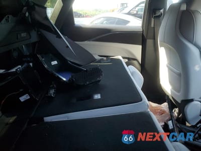 Zdjęcie 10 z 12 samochodu: 2024 CADILLAC LYRIQ LUXURY VIN:1GYKPPRK9RZ112493 - miniatura