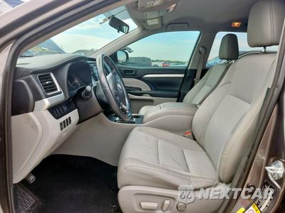 Zdjęcie 7 z 14 samochodu: 2014 TOYOTA HIGHLANDER LE VIN:5TDZKRFH1ES005702 - miniatura