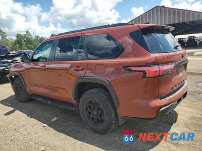 Drugie zdjęcie samochodu z przodu: 2024 TOYOTA SEQUOIA SR5 VIN:7SVAAABA8RX040625 - miniatura