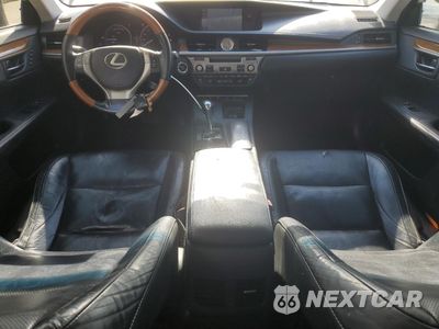 Zdjęcie 8 z 14 samochodu: 2013 LEXUS ES 300H VIN:JTHBW1GG6D2034176 - miniatura