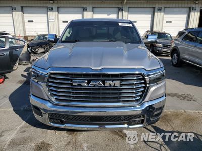 Piąte zdjęcie samochodu w środku: 2025 RAM 1500 LARAMIE VIN:1C6SRFJP1SN553296 - miniatura