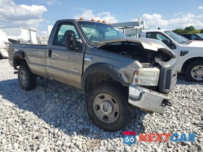 Czwarte zdjęcie samochodu z boku: 2005 FORD F350 SRW SUPER DUTY VIN:1FTWF31P15EB34161 - miniatura