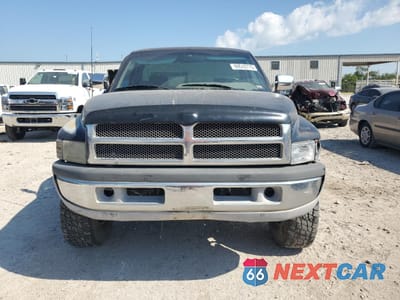 Piąte zdjęcie samochodu w środku: 1994 DODGE RAM 2500 VIN:1B7KF26C3RS518500 - miniatura