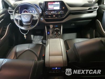 Zdjęcie 8 z 14 samochodu: 2022 TOYOTA HIGHLANDER XLE VIN:5TDHZRBH6NS566605 - miniatura