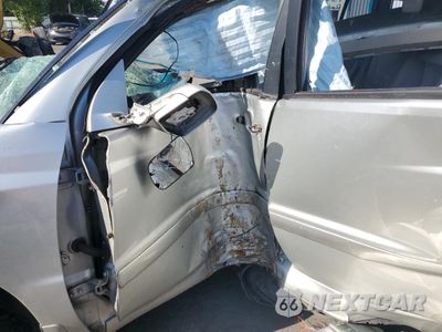 Zdjęcie 7 z 11 samochodu: 2004 TOYOTA HIGHLANDER VIN:JTEEP21A840047072 - miniatura