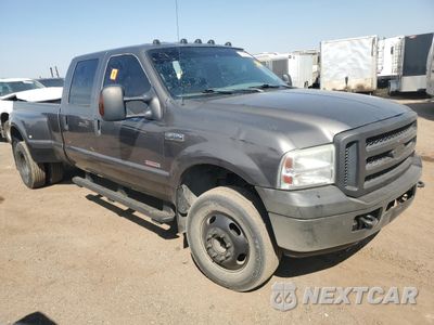 Czwarte zdjęcie samochodu z boku: 2006 FORD F350 SUPER DUTY VIN:1FTWW33P76EB45518 - miniatura