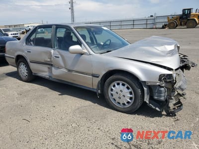 Czwarte zdjęcie samochodu z boku: 1992 HONDA ACCORD EX VIN:JHMCB7679NC047536 - miniatura