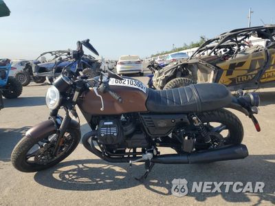 Trzecie zdjęcie samochodu z tyłu: 2019 MOTO GUZZI V7 III STO VIN:ZGULDU021KM000091 - miniatura