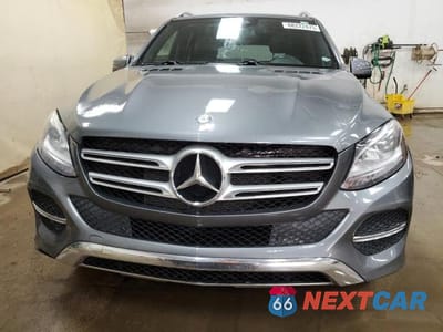 Piąte zdjęcie samochodu w środku: 2017 MERCEDES-BENZ GLE 350 4MATIC VIN:4JGDA5HB5HA885847 - miniatura