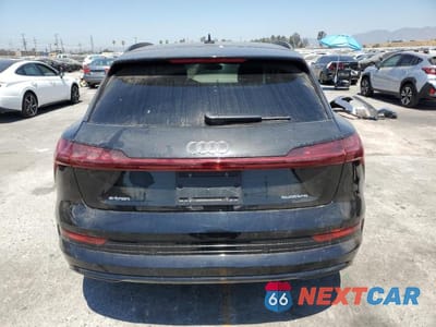 Zdjęcie 6 z 14 samochodu: 2021 AUDI E-TRON PREMIUM VIN:WA1AAAGE7MB029993 - miniatura