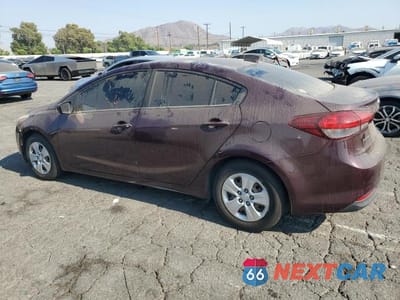 Drugie zdjęcie samochodu z przodu: 2018 KIA FORTE LX VIN:3KPFL4A79JE164022 - miniatura