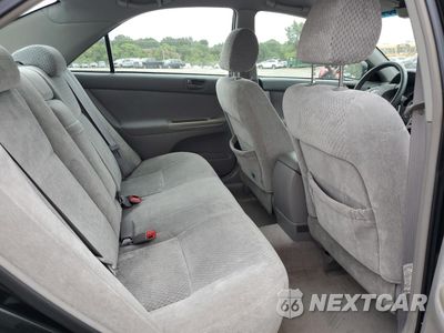 Zdjęcie 10 z 14 samochodu: 2004 TOYOTA CAMRY LE VIN:4T1BE32K44U298296 - miniatura