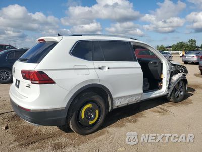 Trzecie zdjęcie samochodu z tyłu: 2018 VOLKSWAGEN TIGUAN SEL PREMIUM VIN:3VV4B7AX3JM007282 - miniatura