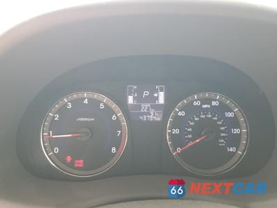 Zdjęcie 9 z 12 samochodu: 2017 HYUNDAI ACCENT SE VIN:KMHCT4AE2HU320183 - miniatura
