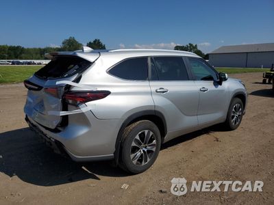 Trzecie zdjęcie samochodu z tyłu: 2024 TOYOTA HIGHLANDER LE VIN:5TDKDRBH4RS541051 - miniatura