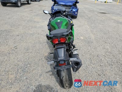 Czwarte zdjęcie samochodu z boku: 2023 KAWASAKI ZX1002 R VIN:JKBZXVR11PA002104 - miniatura
