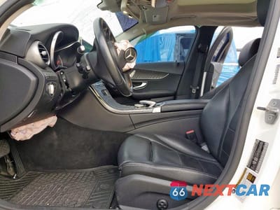 Zdjęcie 7 z 12 samochodu: 2016 MERCEDES-BENZ C 300 4MATIC VIN:55SWF4KB5GU167625 - miniatura