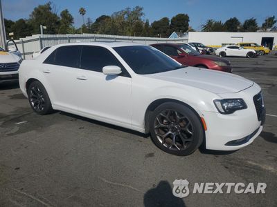Czwarte zdjęcie samochodu z boku: 2016 CHRYSLER 300 S VIN:2C3CCABG9GH230179 - miniatura