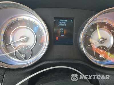 Zdjęcie 9 z 14 samochodu: 2013 CHRYSLER 300C VIN:2C3CCAEG2DH711737 - miniatura