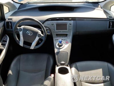 Zdjęcie 8 z 12 samochodu: 2013 TOYOTA PRIUS VIN:JTDKN3DU3D1632905 - miniatura